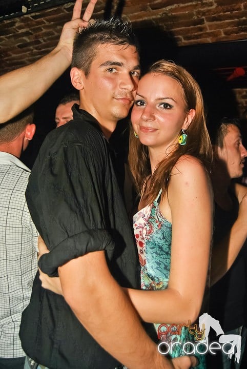 Sfârşit de săptămână în Club Escape, 