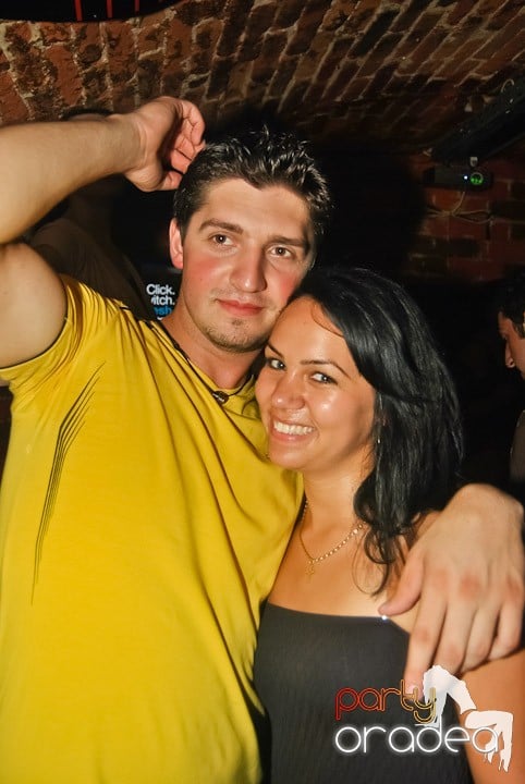 Sfârşit de săptămână în Club Escape, 