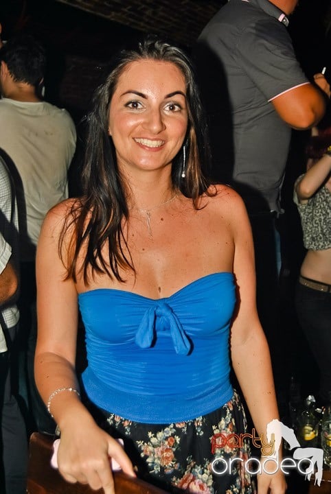 Sfârşit de săptămână în Club Escape, 