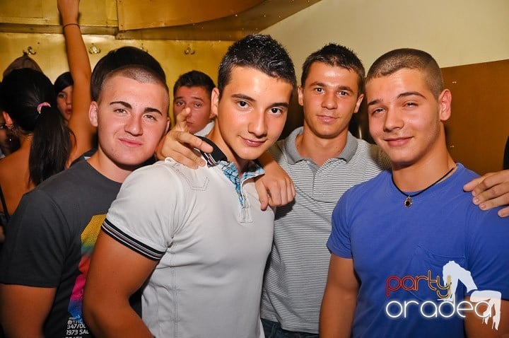 Sfârşit de săptămână în Yellow Submarine, 