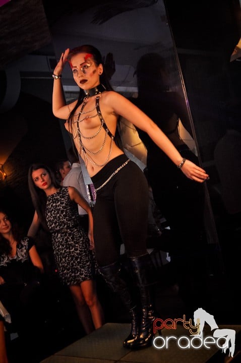 Shooting Show în Heat, 