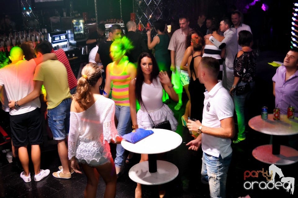 Show Must Go On @ The One, 