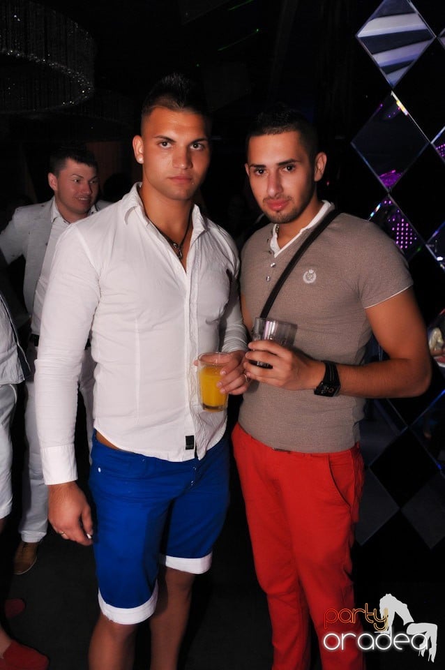 Show Must Go On @ The One, 