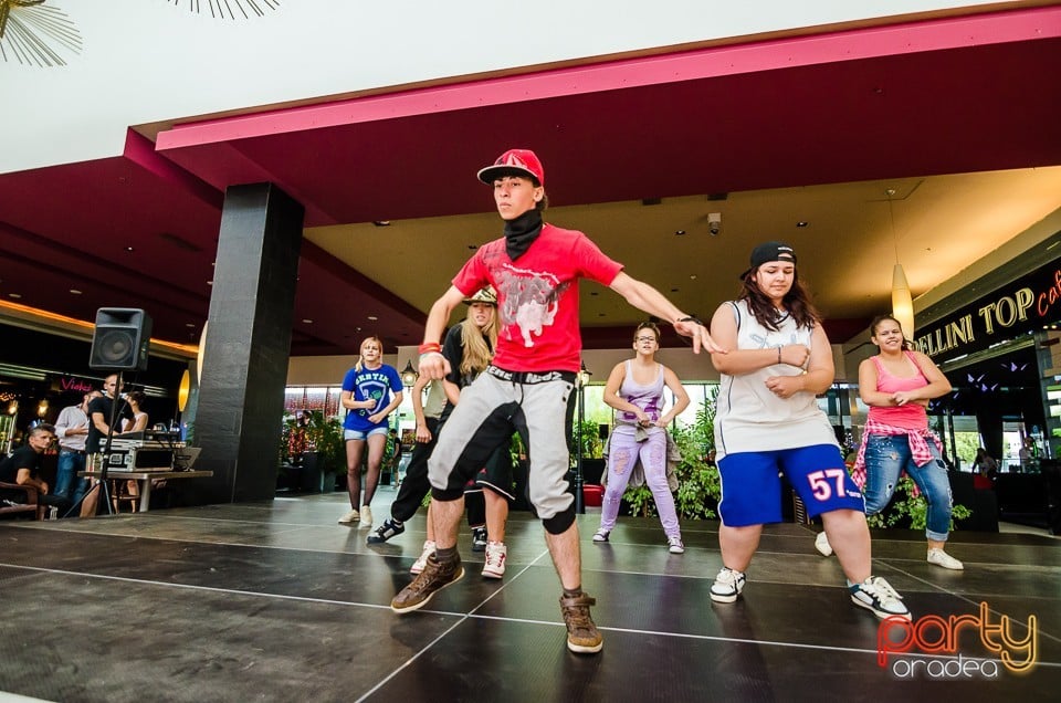 Show Replay Dance Studio, Lotus Center