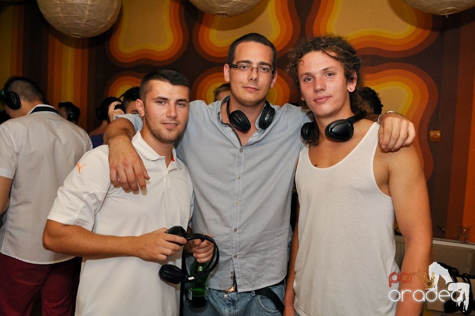 Silent Dance Party în Juice, Juice