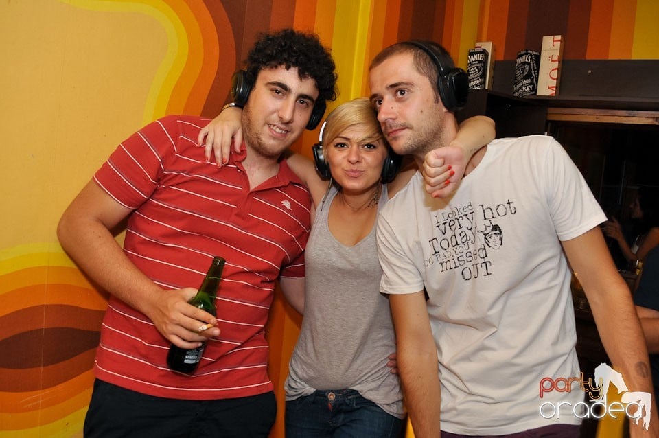 Silent Dance Party în Juice, Juice