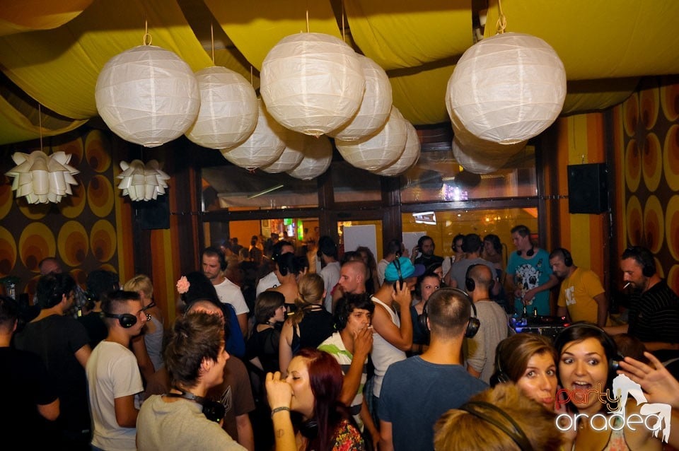 Silent Dance Party în Juice, Juice