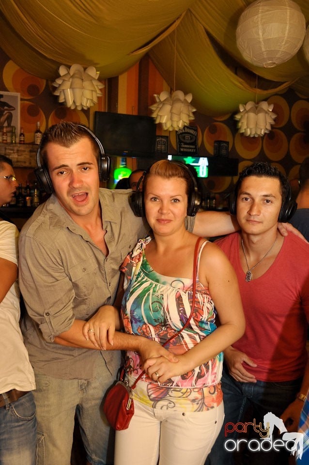 Silent Dance Party în Juice, Juice