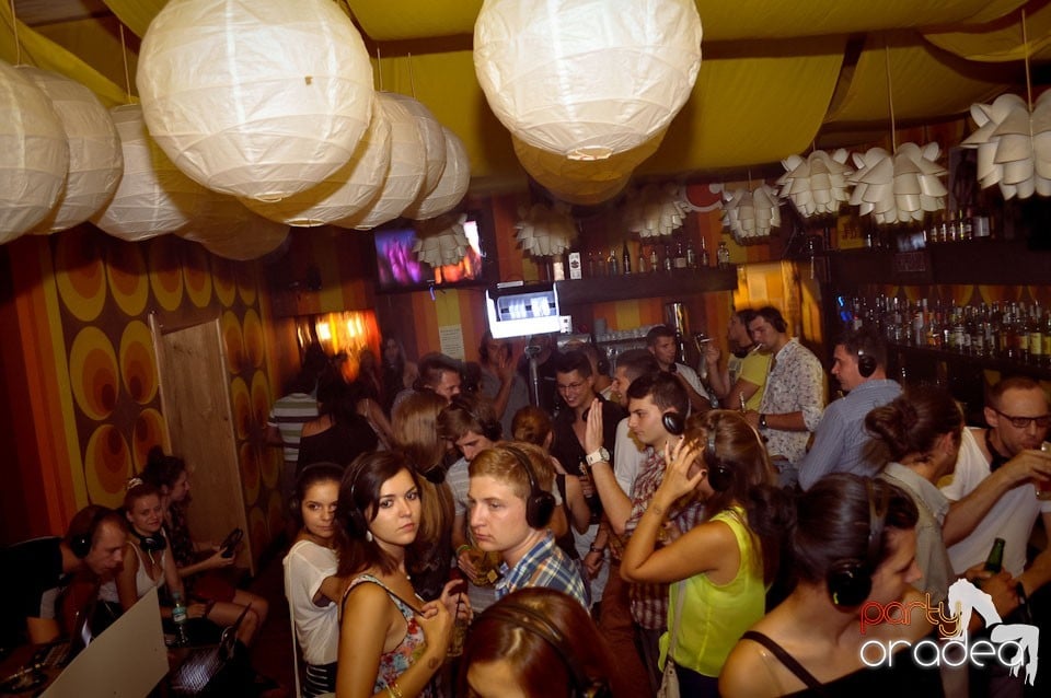 Silent Dance Party în Juice, Juice