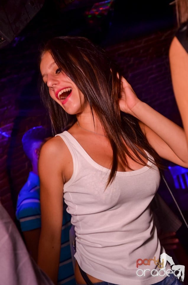 Şirul petrecerilor din Escape continuă şi joi, 