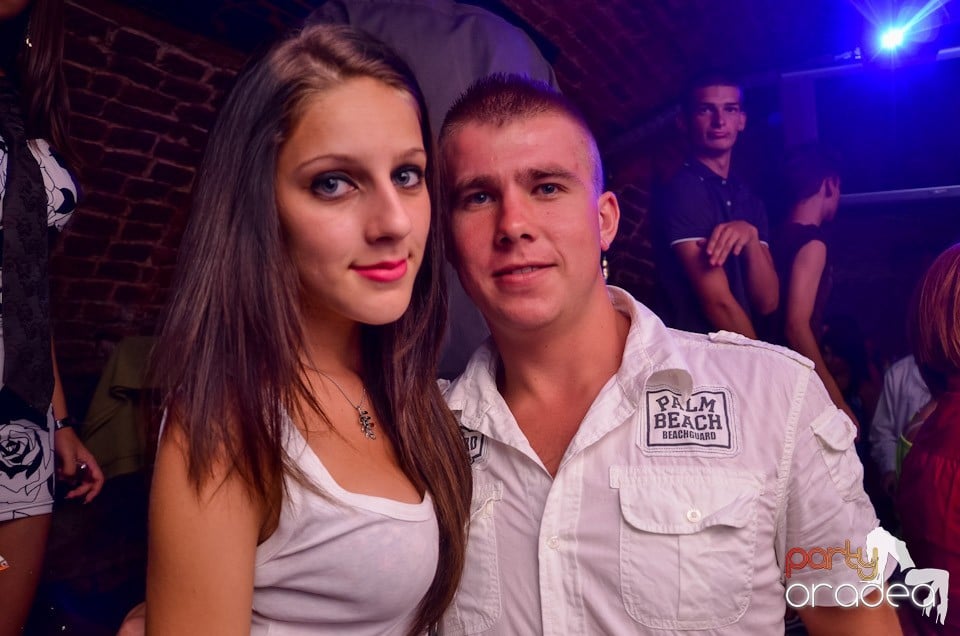 Şirul petrecerilor din Escape continuă şi joi, 