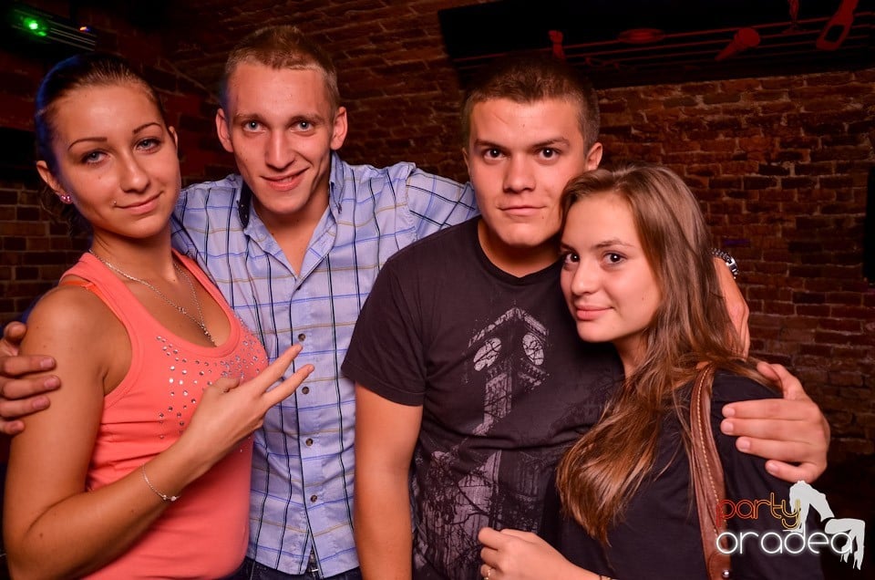 Şirul petrecerilor din Escape continuă şi joi, 