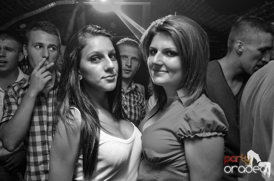 Şirul petrecerilor din Escape continuă şi joi, 