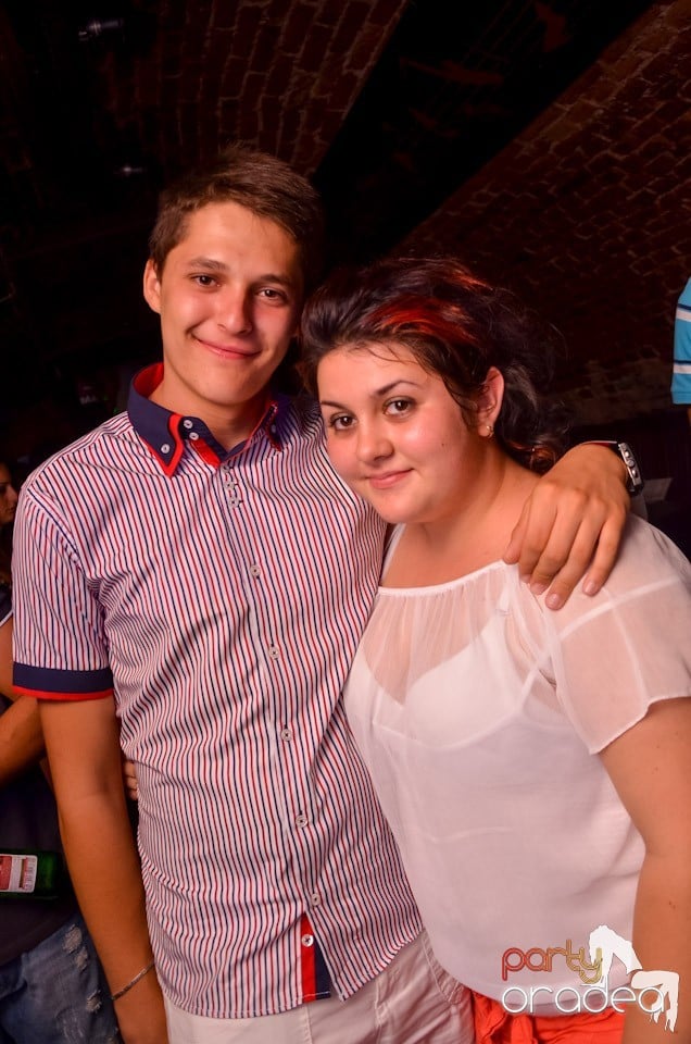 Şirul petrecerilor din Escape continuă şi joi, 