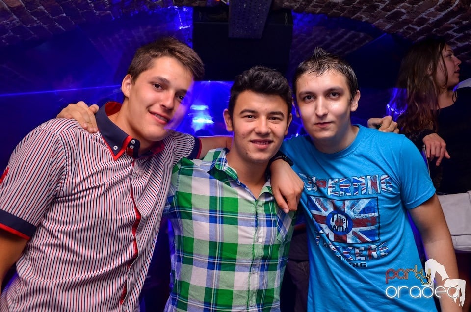 Şirul petrecerilor din Escape continuă şi joi, 