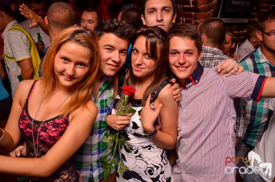 Şirul petrecerilor din Escape continuă şi joi, 