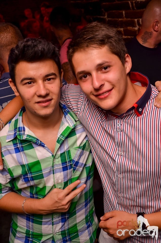 Şirul petrecerilor din Escape continuă şi joi, 