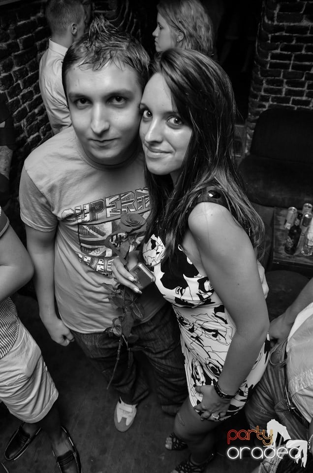 Şirul petrecerilor din Escape continuă şi joi, 