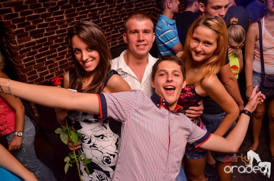 Şirul petrecerilor din Escape continuă şi joi, 