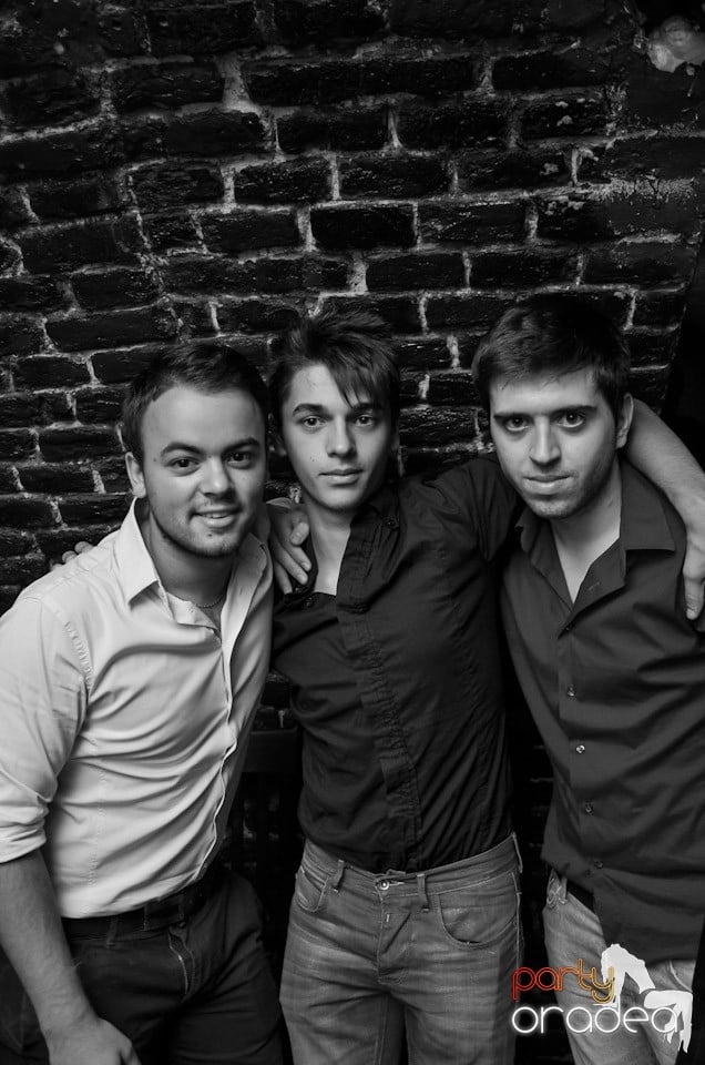 Şirul petrecerilor din Escape continuă şi joi, 