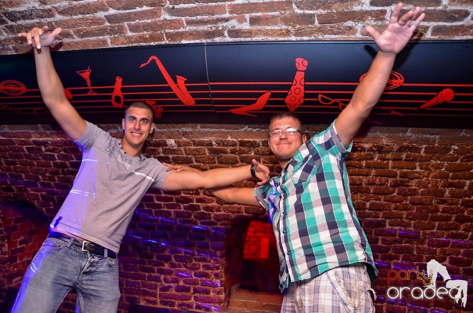 Şirul petrecerilor din Escape continuă şi joi, 