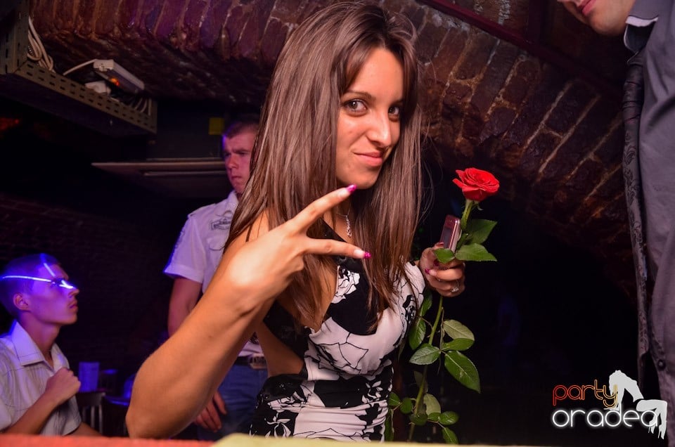 Şirul petrecerilor din Escape continuă şi joi, 