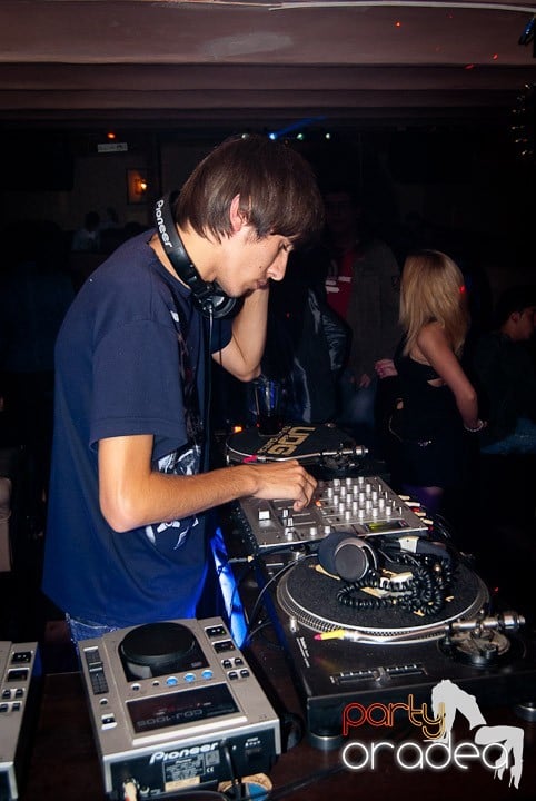 Sombrita de Tequila Party în Seven, 