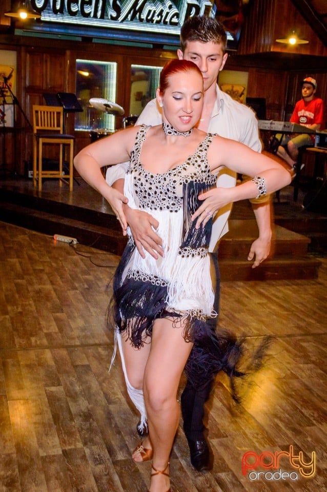 Unique Dance Studio - Spectacol Caritabil, Queen's Music Pub