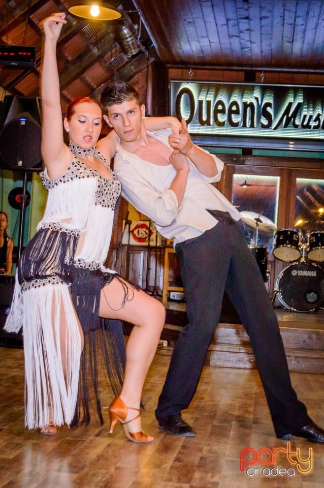 Unique Dance Studio - Spectacol Caritabil, Queen's Music Pub