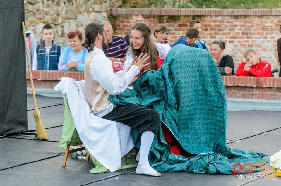 Spectacol de farse medievale