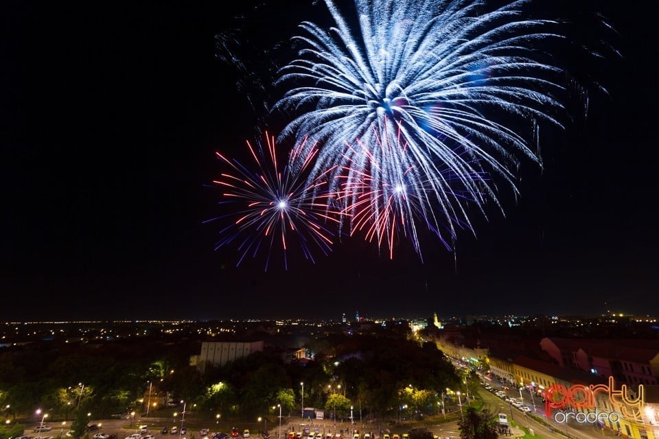 Spectacol de focuri de artificii, Oradea