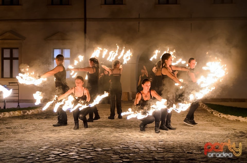 Spectacol de jonglerii cu focul, Cetatea Oradea