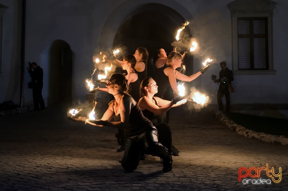 Spectacol de jonglerii cu focul, Cetatea Oradea