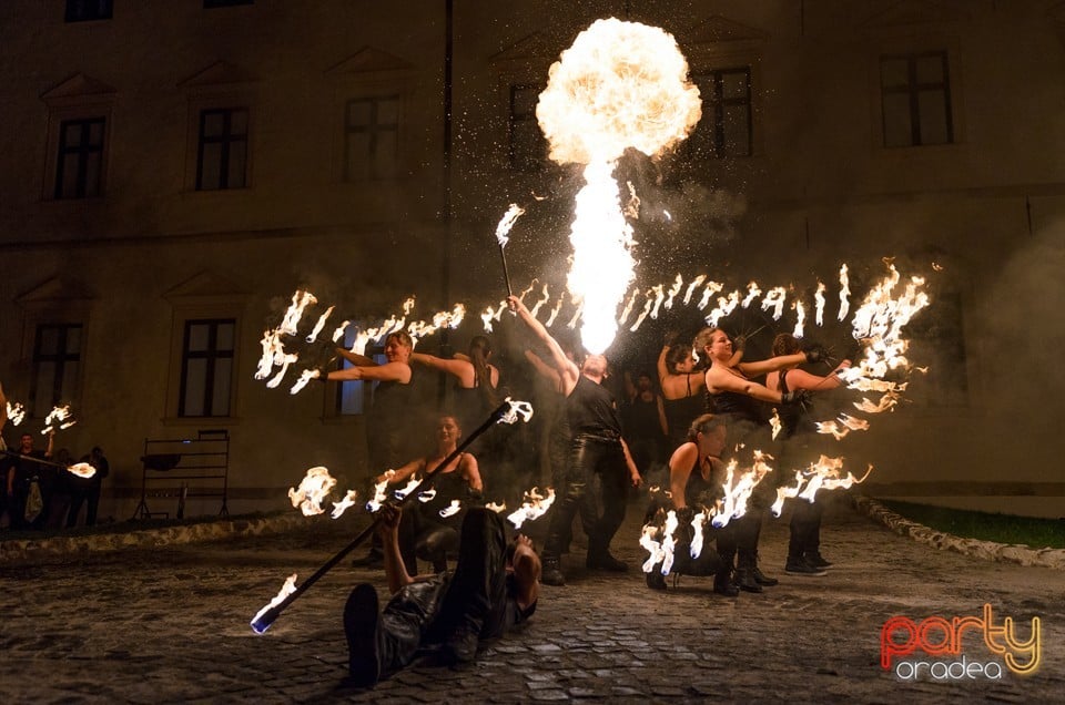 Spectacol de jonglerii cu focul, Cetatea Oradea