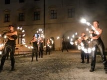 Spectacol de jonglerii cu focul