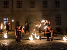 Spectacol de jonglerii cu focul