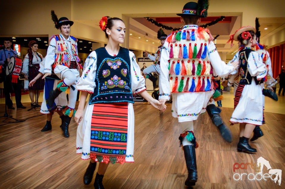 Spectacol popular în Oradea Shopping City,