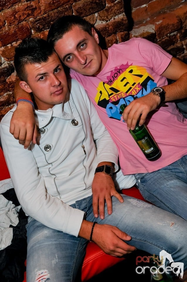 Stalinskaya Party în Club Escape, 