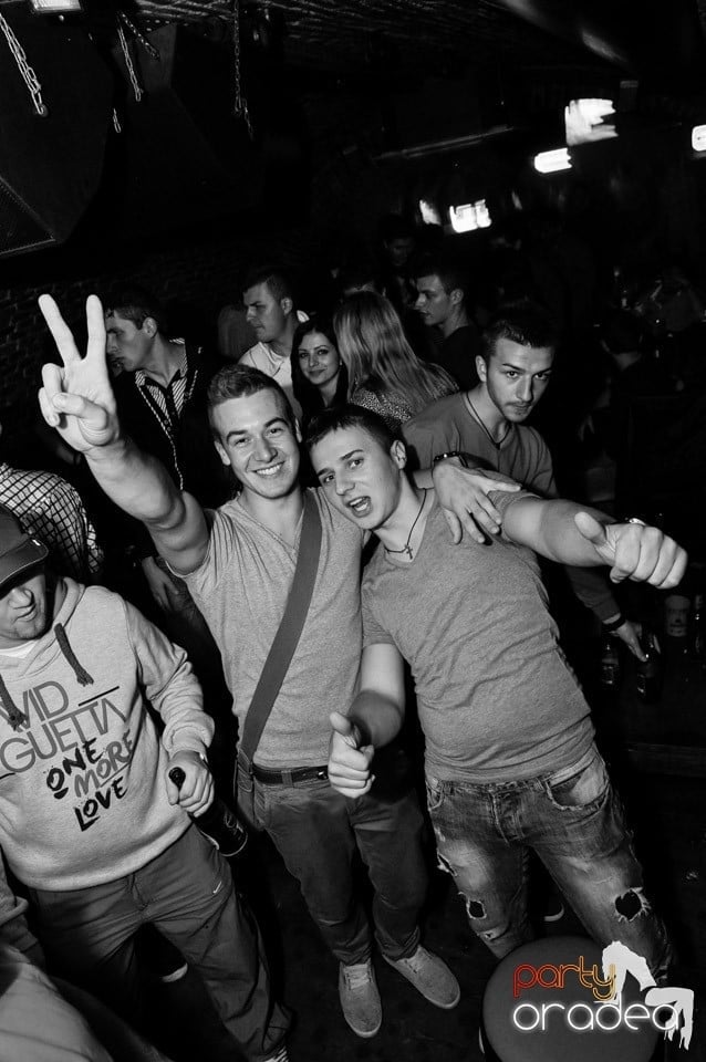 Stalinskaya Party în Club Escape, 