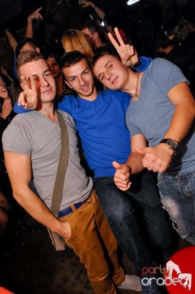 Stalinskaya Party în Club Escape, 