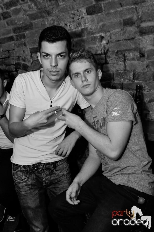 Stalinskaya Party în Club Escape, 