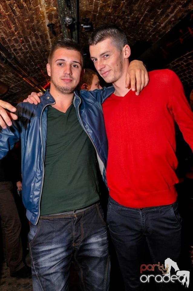 Stalinskaya Party în Club Escape, 