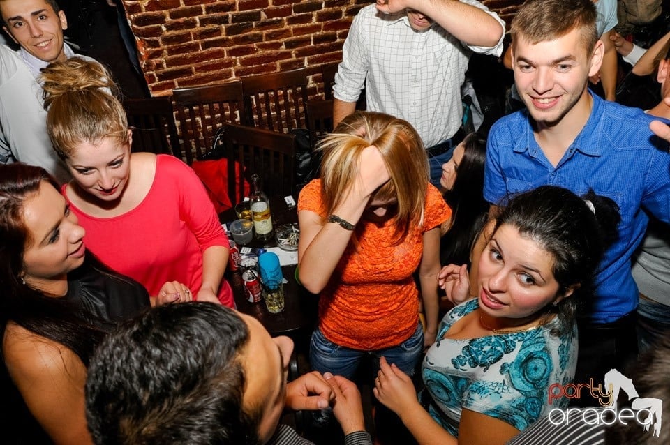 Stalinskaya Party în Club Escape, 