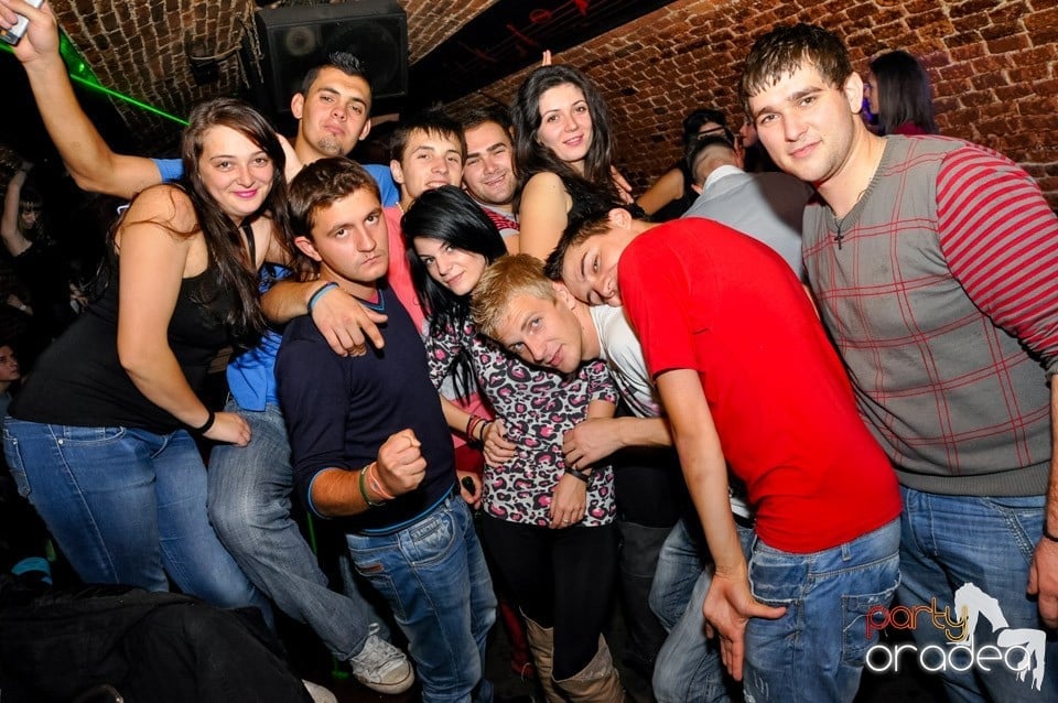 Stalinskaya Party în Club Escape, 