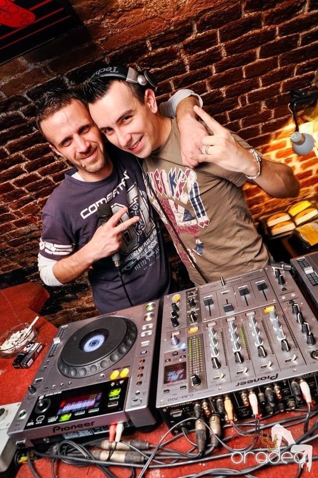 Stalinskaya Party în Club Escape, 