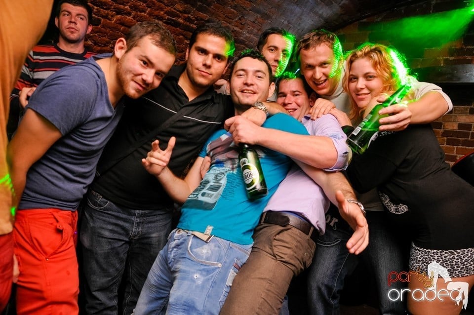 Stalinskaya Party în Club Escape, 