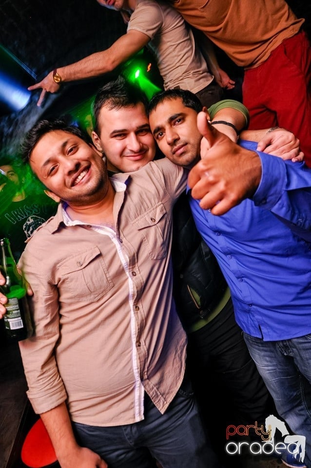 Stalinskaya Party în Club Escape, 