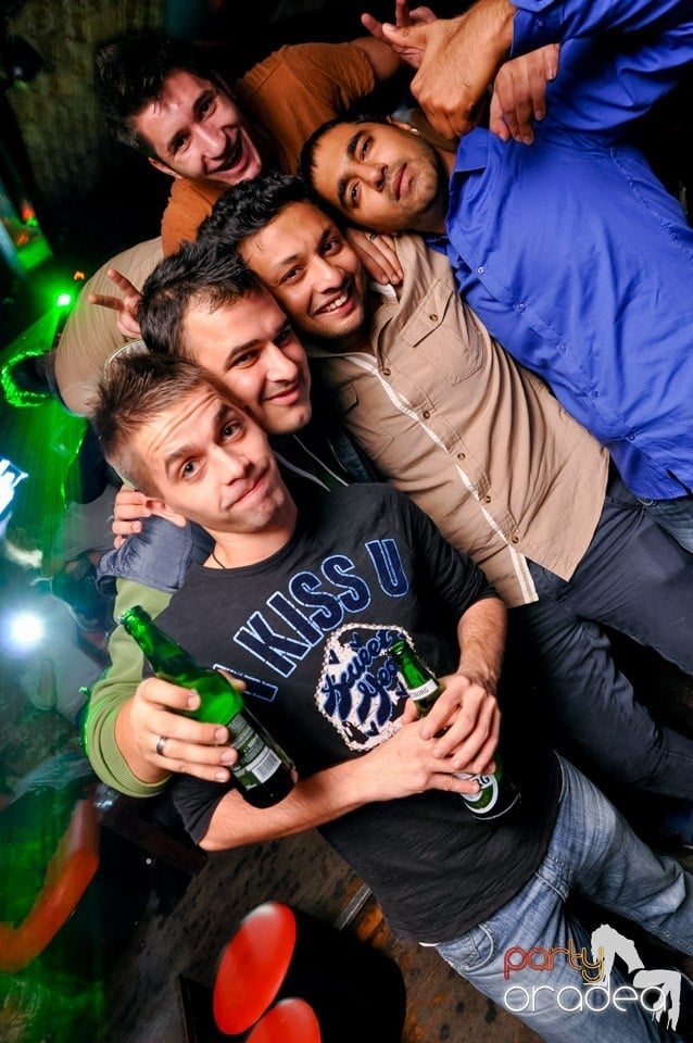 Stalinskaya Party în Club Escape, 