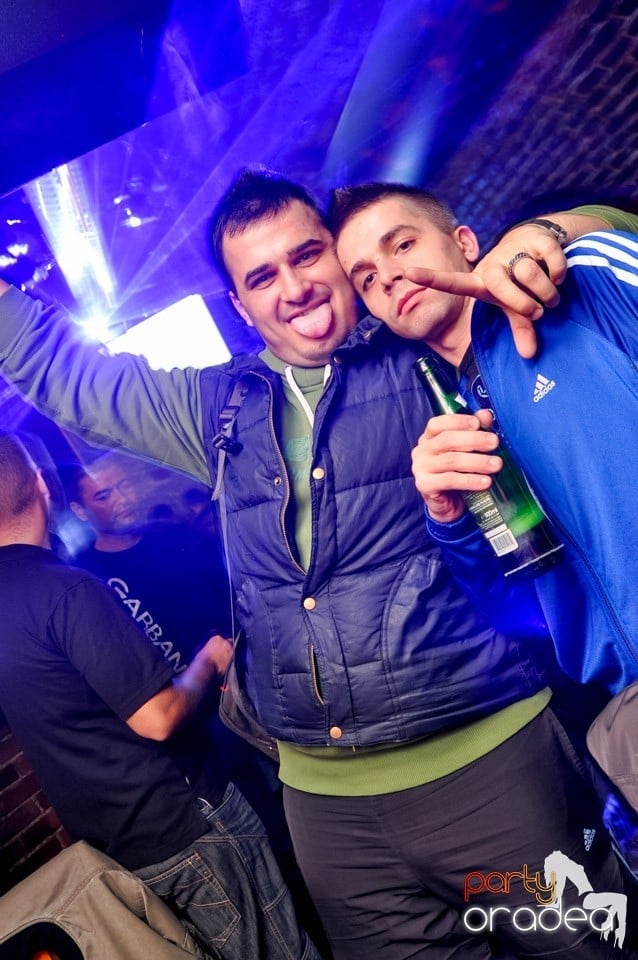 Stalinskaya Party în Club Escape, 