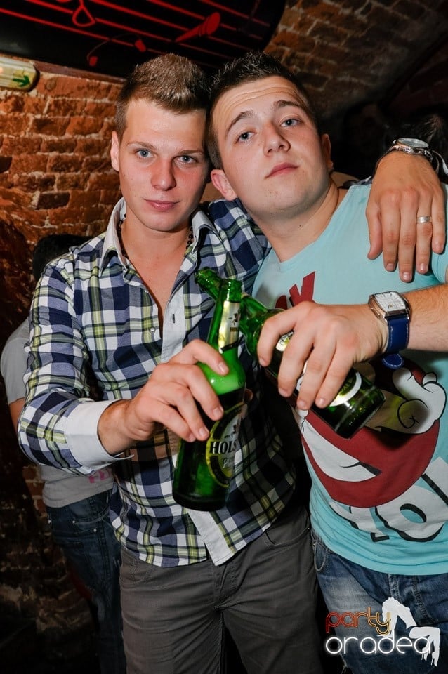 Stalinskaya Party în Club Escape, 